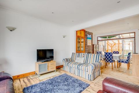 80 Hartham Road, Isleworth, TW7 5ET