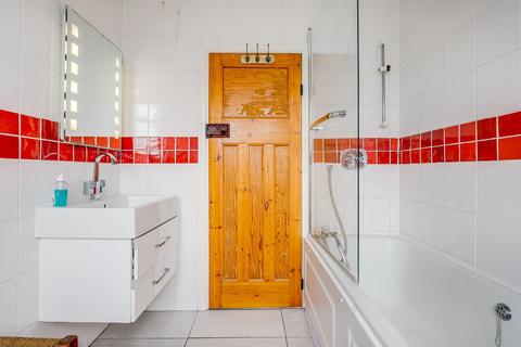 80 Hartham Road, Isleworth, TW7 5ET