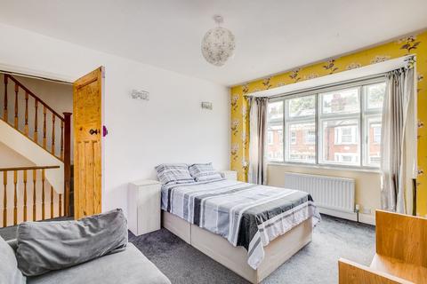 80 Hartham Road, Isleworth, TW7 5ET