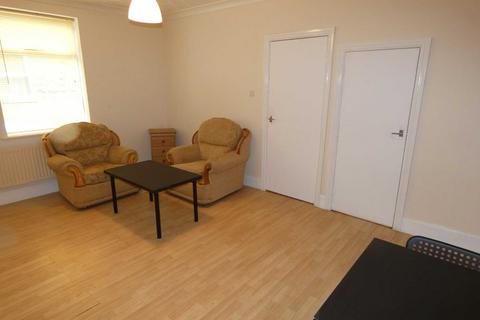 2 bedroom flat to rent, Bouverie Street, Chester CH1