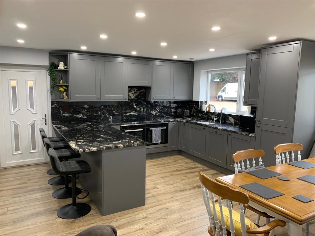 Chipstead Road, Gillingham, Kent, ME8 4 bed end of terrace house £475,000