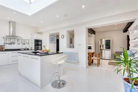 Gorse Place Harborough Gorse, West Chiltington, Pulborough, RH20 2RU