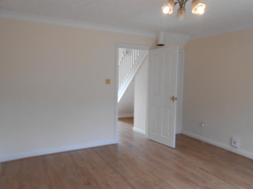 Larkspur Drive, Evesham, WR11 2 bed terraced house £825 pcm (£190 pw)