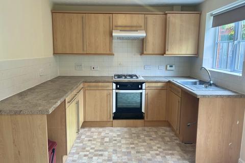 3 bedroom terraced house to rent, Powlesland Road Alphington Exeter Devon