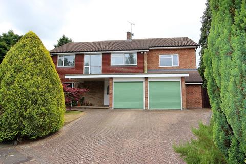 3 Heights Close, Banstead, SM7 1DR