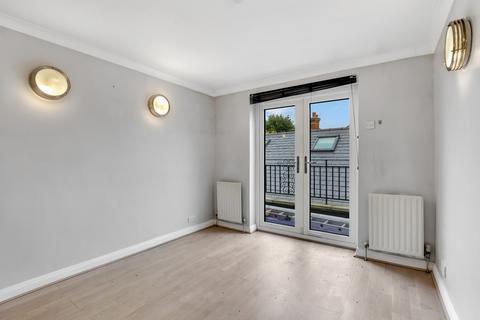 2 bedroom ground floor maisonette to rent, High Street, Hampton Wick