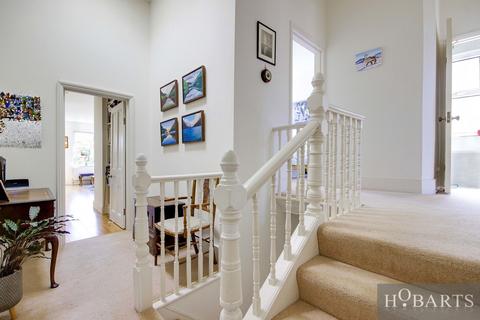 70a Marlborough Road, London, N22 8NN