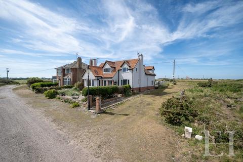 The Ravine The Warren, Easton Bavents, Southwold, IP18 6SU