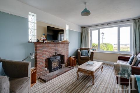The Ravine The Warren, Easton Bavents, Southwold, IP18 6SU