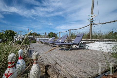 The Ravine The Warren, Easton Bavents, Southwold, IP18 6SU