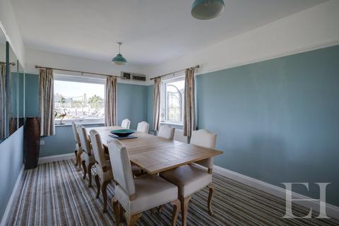 The Ravine The Warren, Easton Bavents, Southwold, IP18 6SU