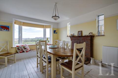 The Ravine The Warren, Easton Bavents, Southwold, IP18 6SU