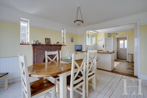 The Ravine The Warren, Easton Bavents, Southwold, IP18 6SU