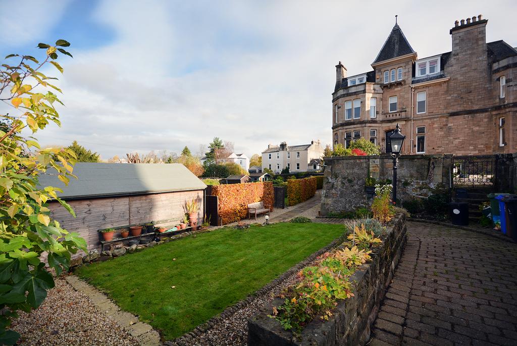 Snowdon Place, Kings Park, Stirling, Stirlingshire 4 bed flat for sale