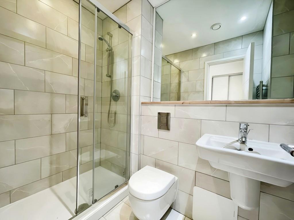 31e64711-Ensuite 20