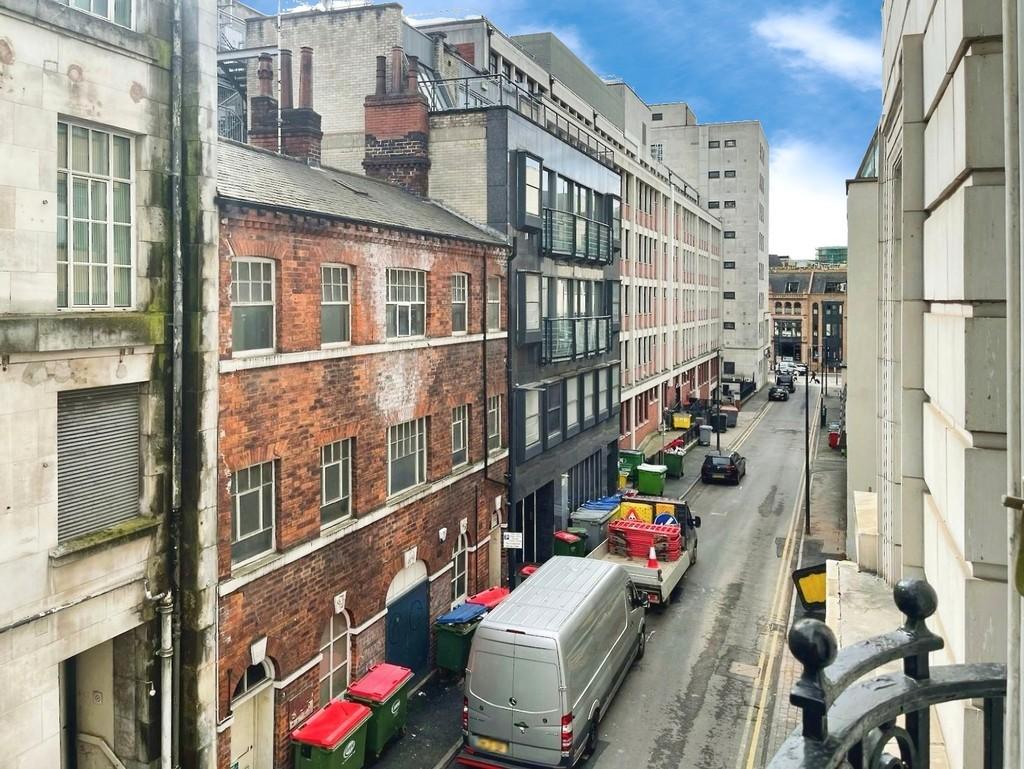 0a2da3de-Balcony
