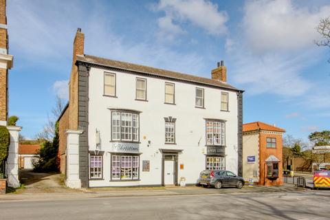 Retail property (high street) to rent - Retail Unit, 21 Front Street