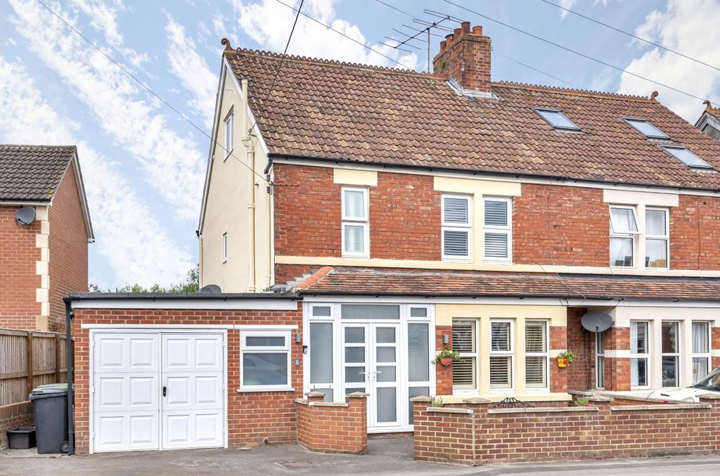 Eden Vale Road Westbury Ba13 4 Bed Semi Detached House £400 000