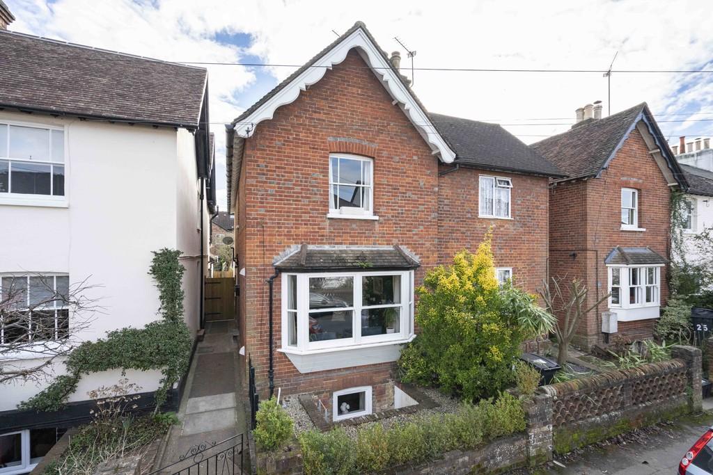 Vincent Road, Dorking 3 bed semidetached house £650,000