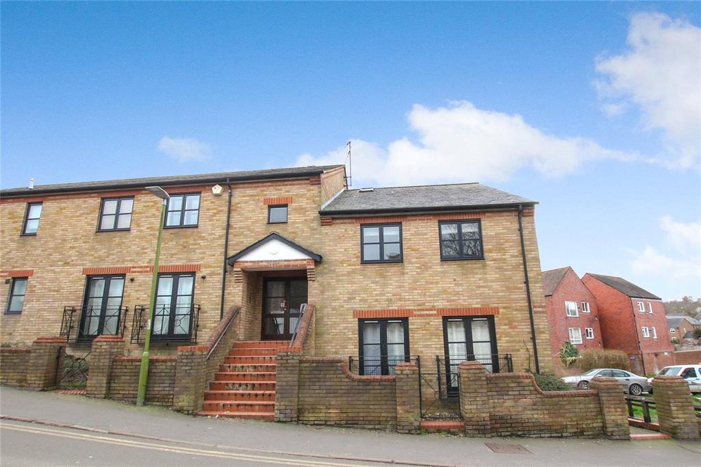 Ravens Lane, Berkhamsted 2 bed flat £1,300 pcm (£300 pw)