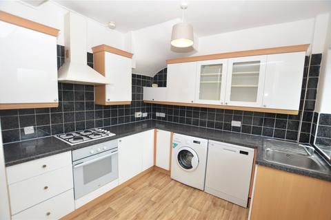 3 bedroom terraced house to rent, Hillview Drive, Clarkston, Glasgow, G76