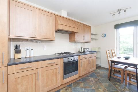 3 bedroom flat to rent, Powderhall Rigg, Broughton, Edinburgh, EH7