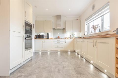 10 Beech Path, East Calder, Livingston, EH53 0FR