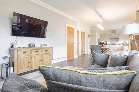 10 Beech Path, East Calder, Livingston, EH53 0FR