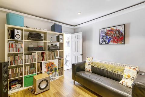 2 Farley Place, London, SE25 5JR
