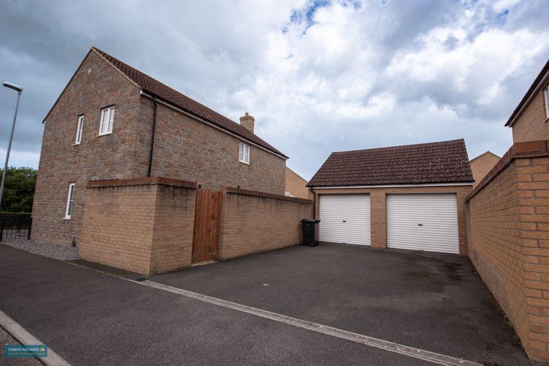 Garage/Parking