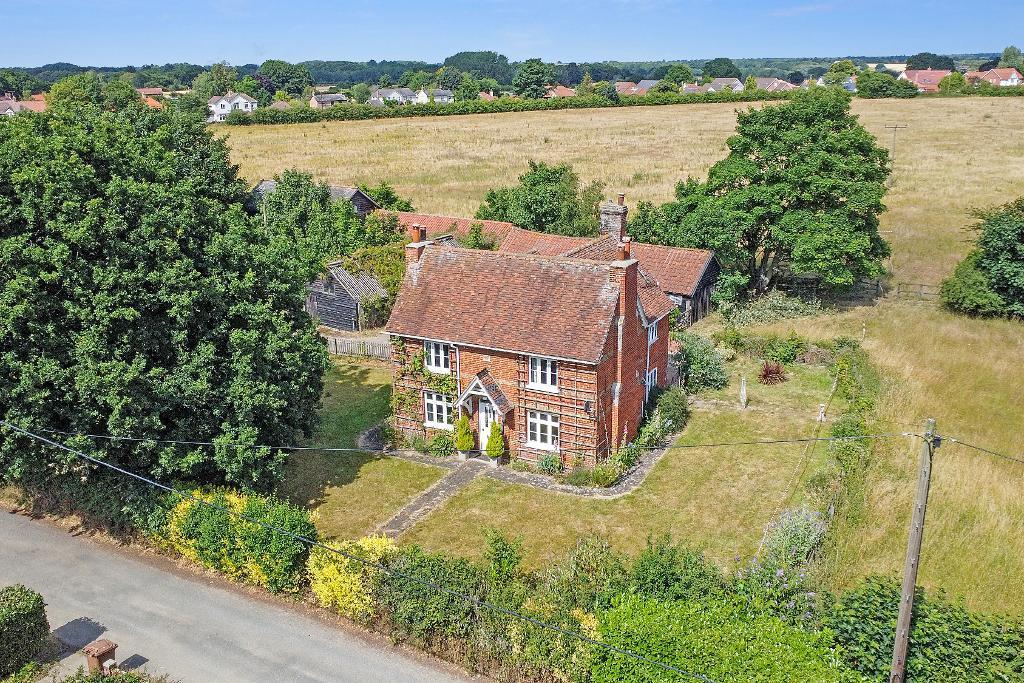 Church Lane, Brantham, CO11 1QA 3 bed detached house £600,000