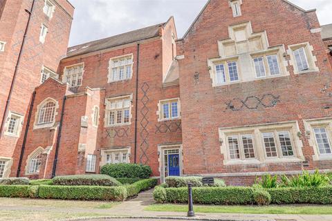 2 bedroom apartment for sale - Tudor Court, The Galleries, CM14