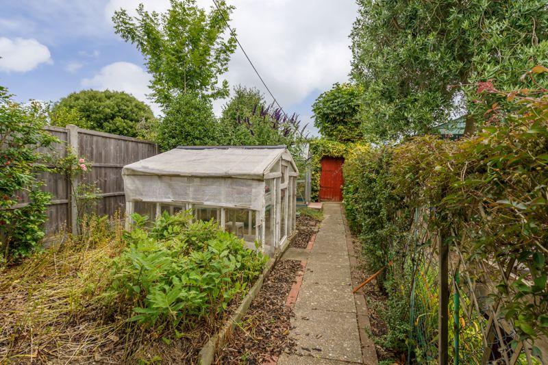 Cambrai Avenue, Chichester 2 bed terraced house £317,500