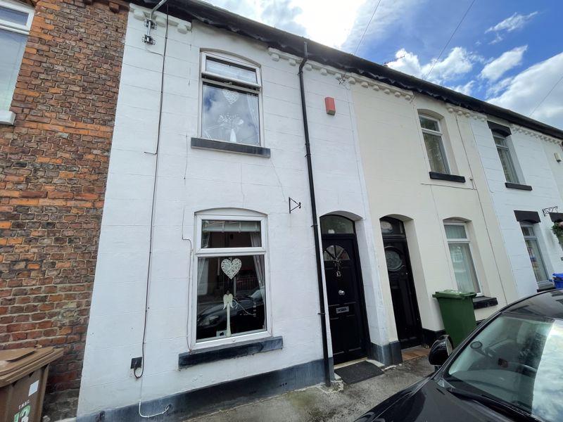 Kensington Street, Gee Cross, Hyde, SK14 2 bed terraced house £185,000