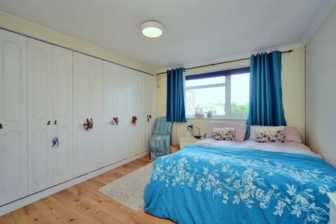 2 bedroom apartment for sale - Westbourne Avenue, Cheam, Sutton, SM3