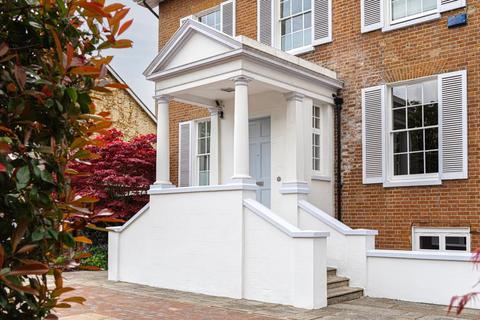 7 bedroom detached house to rent - Hampton Court Road, East Molesey
