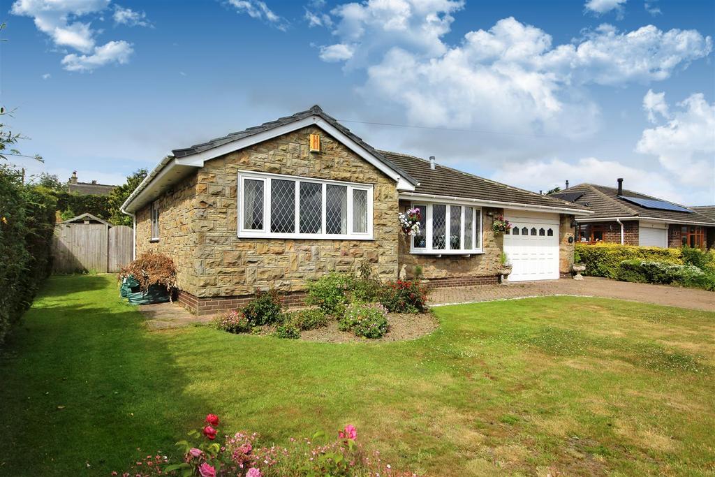 Elmfield Drive, Skelmanthorpe... 3 bed detached bungalow £420,000