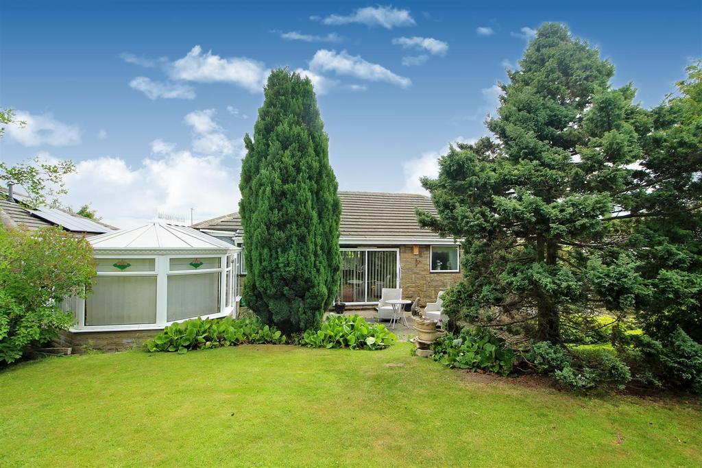 Elmfield Drive, Skelmanthorpe... 3 bed detached bungalow £420,000