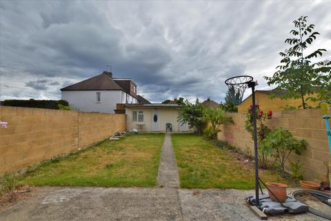 69 Faraday Road, Slough, SL2 1RP