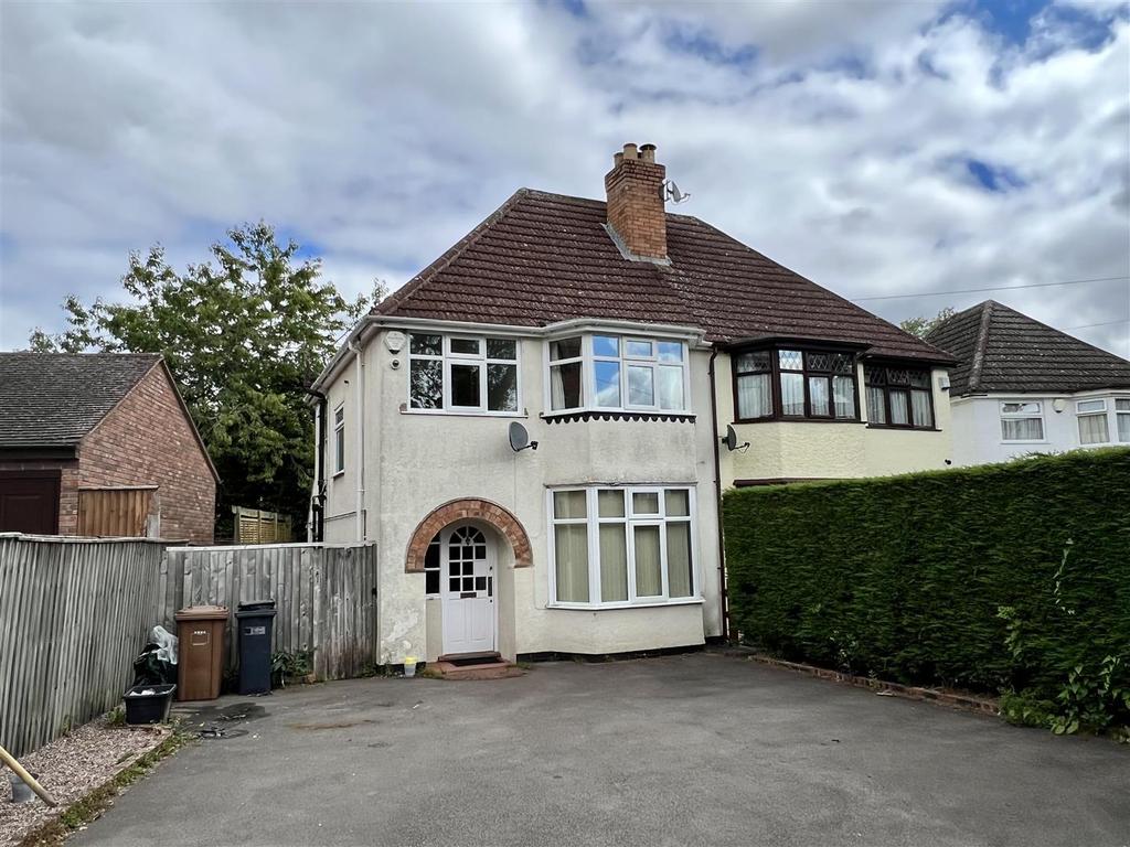 Tythe Barn Lane, Dickens Heath, Solihull 3 bed semidetached house £325,000