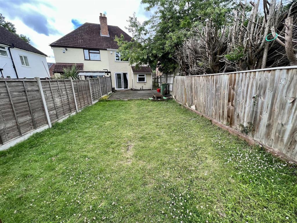Tythe Barn Lane, Dickens Heath, Solihull 3 bed semidetached house £325,000