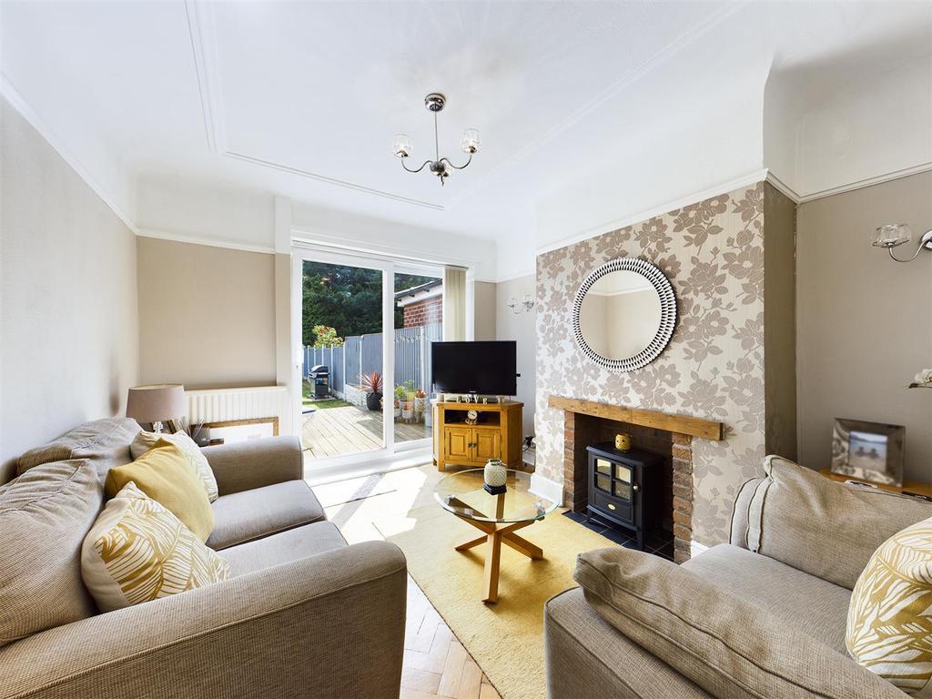 Camberley Drive, Wrexham 3 bed semidetached house £300,000