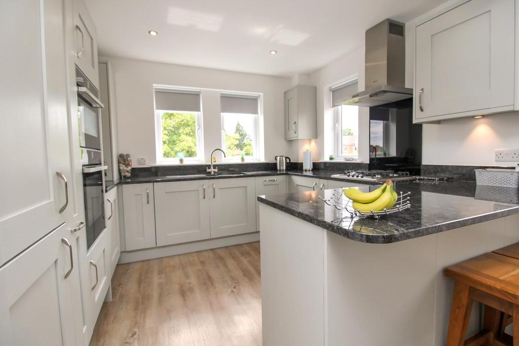 Court, Williamson Drive, Ripon 2 bed apartment for sale £295,000