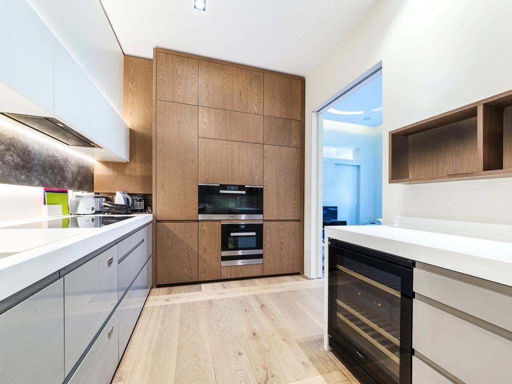 Pearson Square, W1T 3 bed flat £7,150 pcm (£1,650 pw)