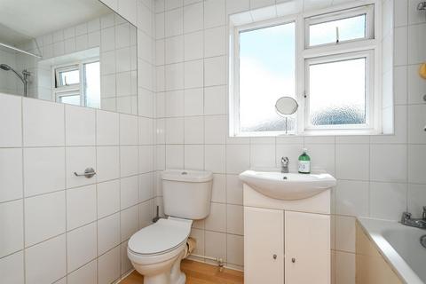 20 Pool Road, West Molesey, KT8 2HE
