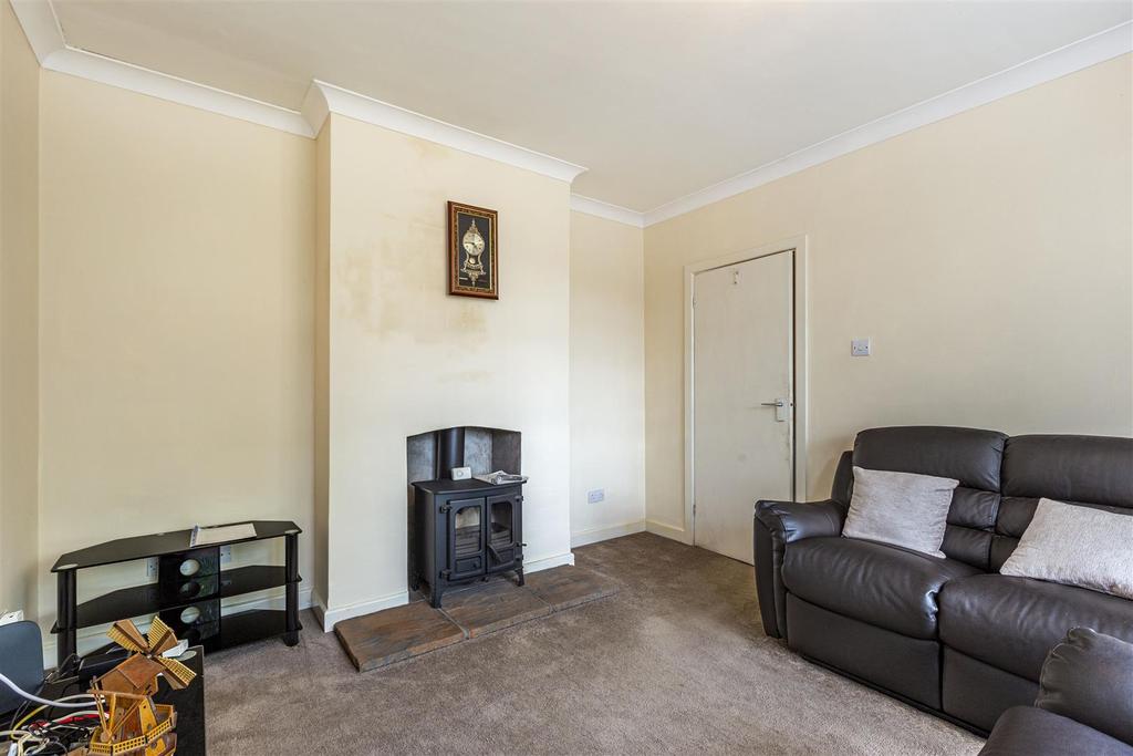 334 Green Lane,Chertsey, KT16 9 QP   2.jpg