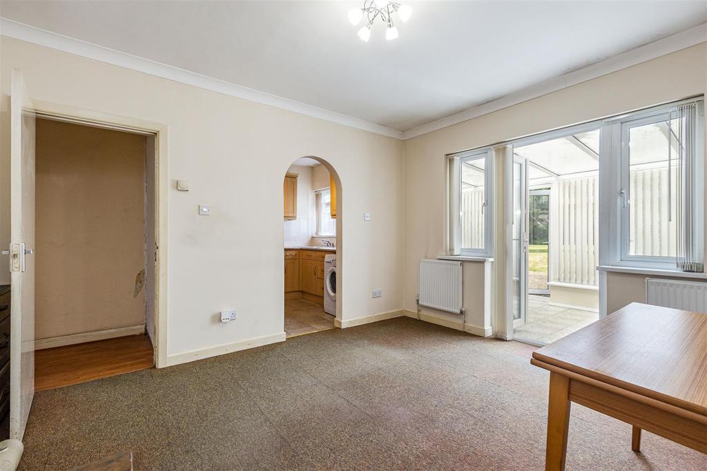 334 Green Lane,Chertsey, KT16 9 QP   7.jpg