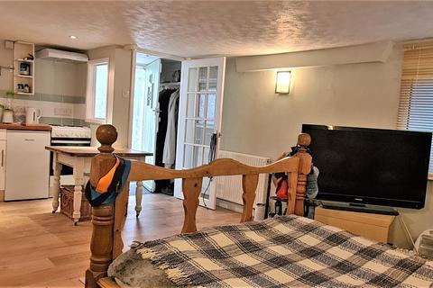 Hormond House, 55 Fore Street, Polruan, Fowey, PL23 1PH