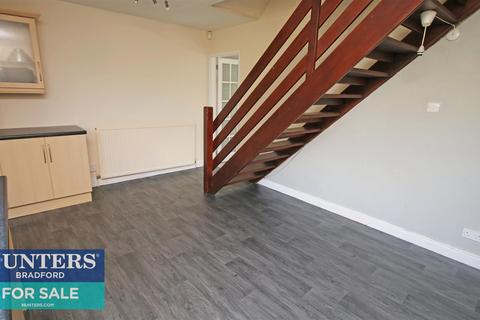 2 Garth Barn Close, Bradford, BD9 4BG