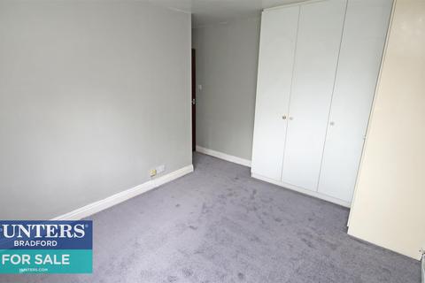 2 Garth Barn Close, Bradford, BD9 4BG